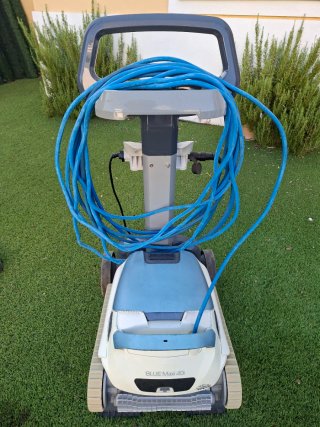 Limpiafondos Dolphin BLUE Maxi 40i