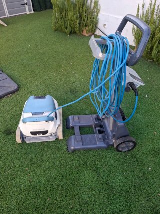 Limpiafondos Dolphin BLUE Maxi 40i