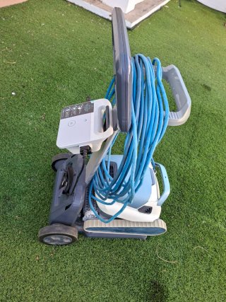 Limpiafondos Dolphin BLUE Maxi 40i