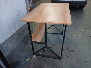 Mesa escritorio madera y metal