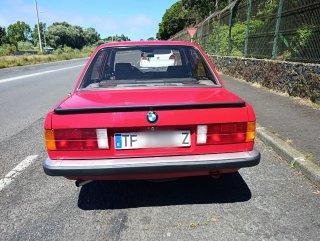 BMW E30 320i Berlina (clásico de 1987) – Con ITV