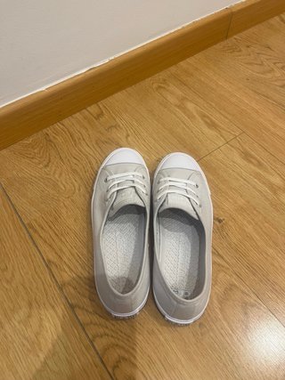 Zapatillas Converse Gris y Blancas
