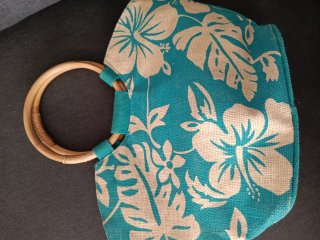Bolso de playa con asas de bambú