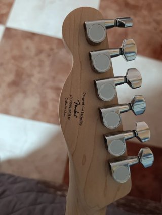 Guitarra Squier Telecaster.