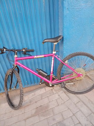 Bicicleta de paseo CONQUEST rosa