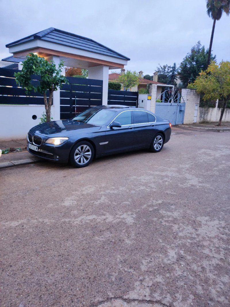 BMW Serie 7 2009 - foto 1