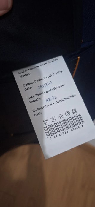 Traje de hombre azul nuevo