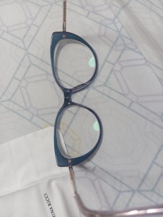 Gafas Nina Ricci Azul Marino con detalles dorados