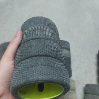 Juego Ruedas 1/8 TT Usadas