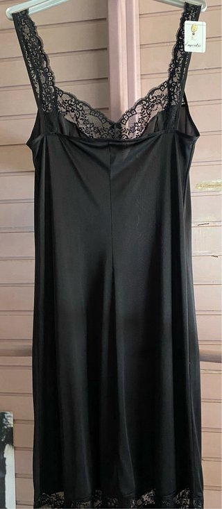 Camisón satén con tirantes encaje