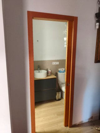 Instalación puerta mampara y tarima flotante