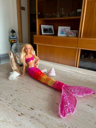 Barbie Sirena-Surfera con Tabla Rosa