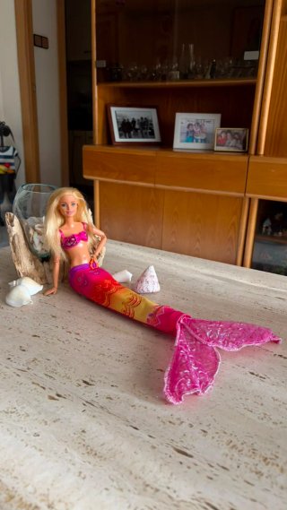 Barbie Sirena-Surfera con Tabla Rosa