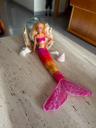 Barbie Sirena-Surfera con Tabla Rosa