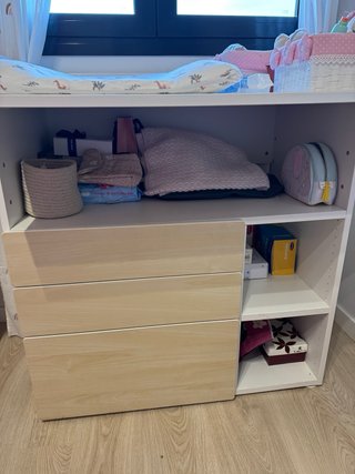 Cambiador de bebé de ikea modelo smastad