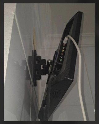 Televisor GRUNKEL HD TV 18"+ Soporte Pared + Chrom
