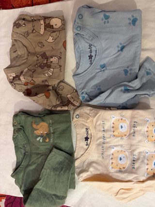 Lote 4 Camisetas 1,5€ Manga Larga Bebé 3-9 Meses