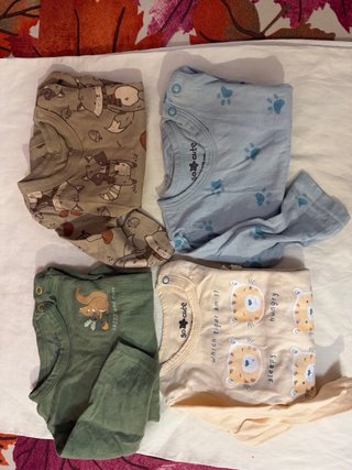 Lote 4 Camisetas 1,5€ Manga Larga Bebé 3-9 Meses