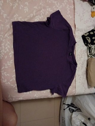 Camiseta morada corta