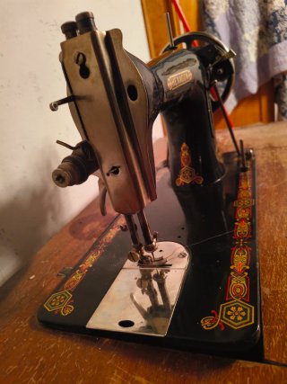 Máquina de coser Singer Hexagon con mesa