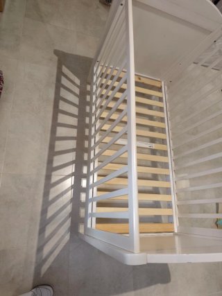 Cuna blanca de madera