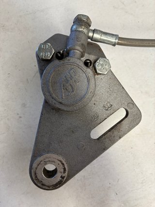Pinza y bomba freno trasero Derbi Senda