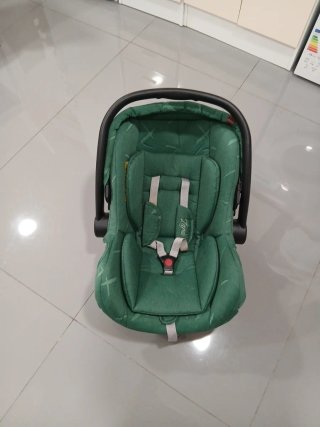 Cuco de bebé verde