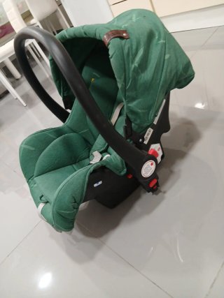 Cuco de bebé verde