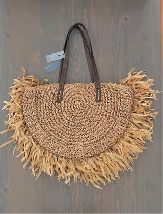 Maxi bolso de rafia con flecos