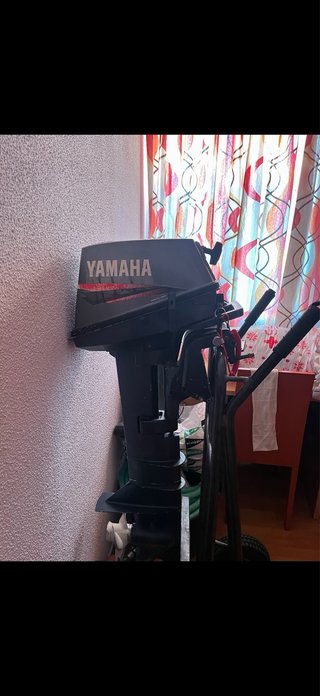 Barco bote de fibra tiene 4 metros y medio