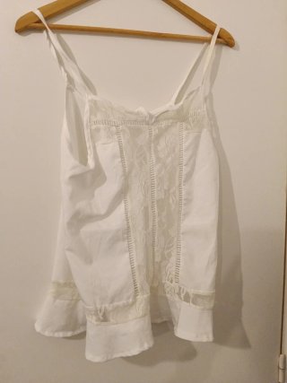 Camiseta tirantes blanca con encaje