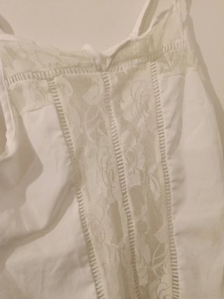 Camiseta tirantes blanca con encaje