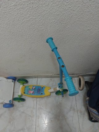 Patín infantil azul y amarillo