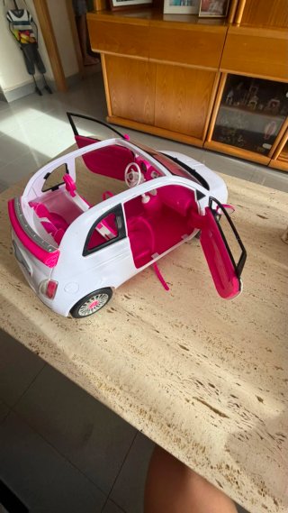 Coche Barbie Fiat 500 Rosa y Blanco y Barbie