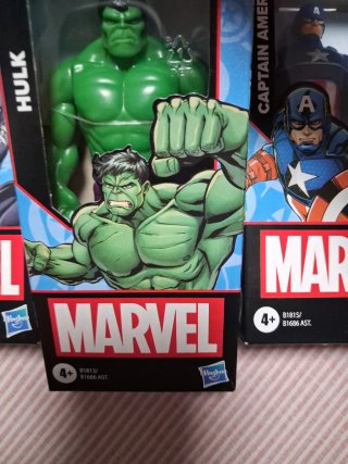 Lote 4 Figuras Marvel: Black Panther, Hulk, Capitá