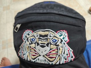 Riñonera Kenzo Negra con Bordado Tigre
