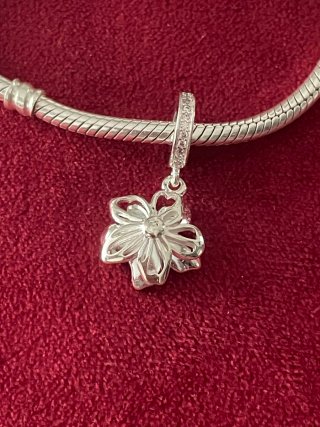 Charm Flor de Cerezo