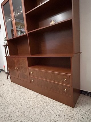 Mueble alacena comedor madera y cristal