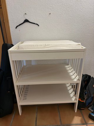 Cambiador Ikea con colchoneta y funda