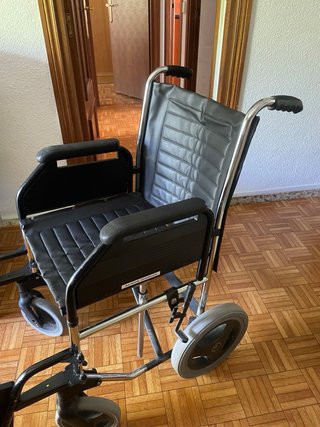 Silla de ruedas para mayores.