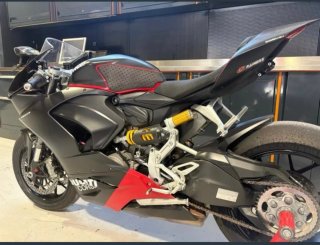 Ducati Panigale V2 Negra/Roja