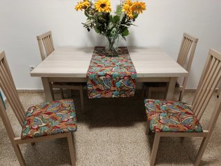 Mesa y 4 Sillas Comedor