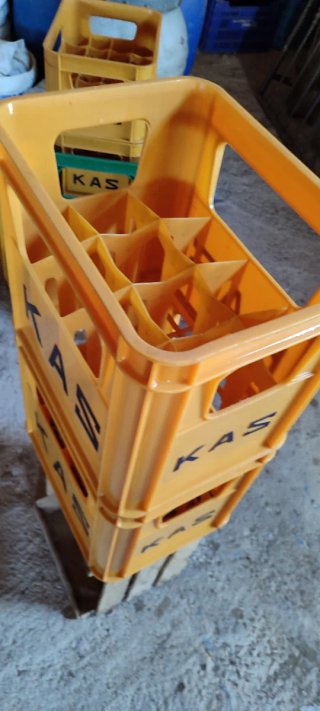 Caja de plástico KAS naranja y otras
