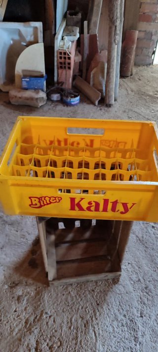 Caja de plástico KAS naranja y otras