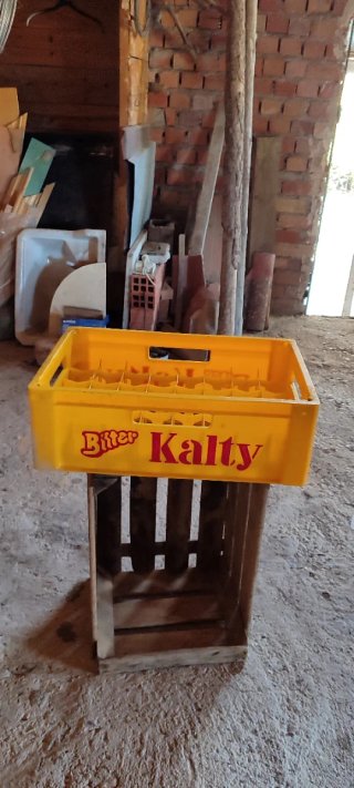Caja de plástico KAS naranja y otras
