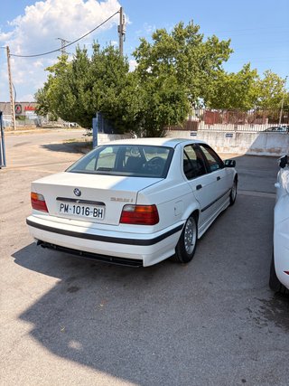 BMW e36 325I berlina