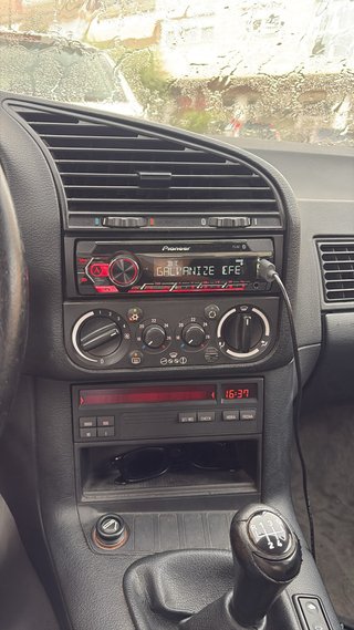 BMW e36 325I berlina
