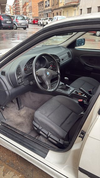 BMW e36 325I berlina