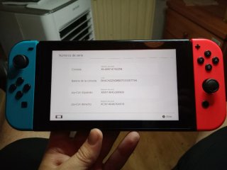 Nintendo Switch V2 con Joy-Cons Azul y Rojo