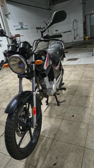 Yamaha YBR 125 Negra